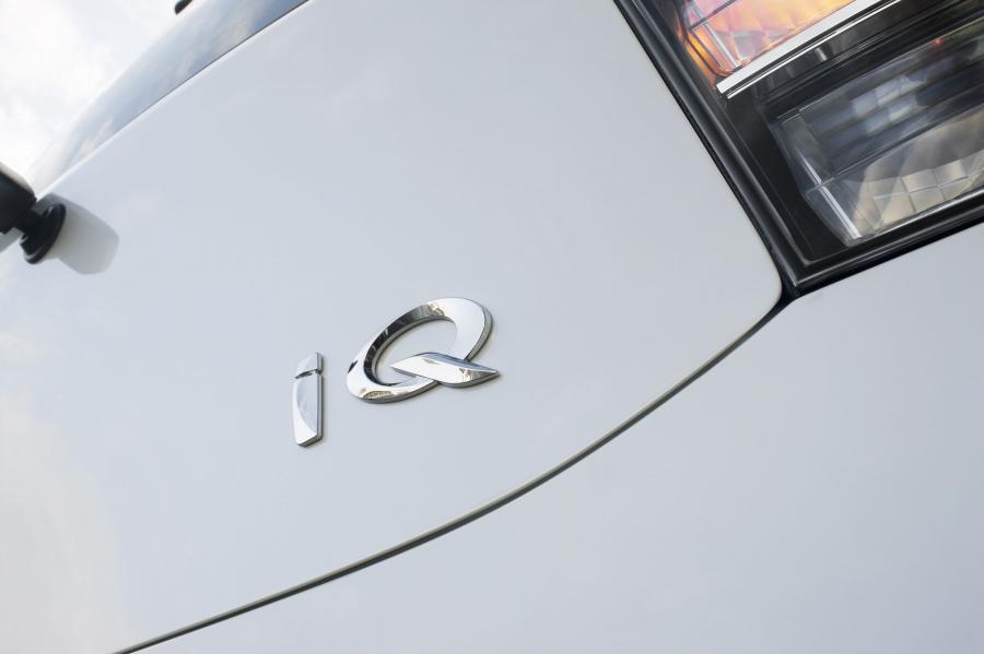  Toyota iQ 2008 года  (фото 79 из 225)